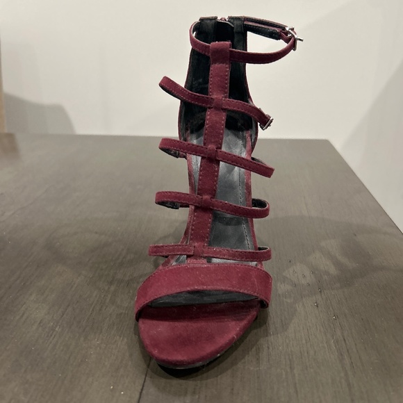 Heels - Picture 4 of 5